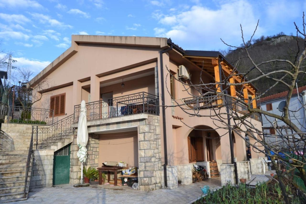 Guest House Radoman Virpazar Ngoại thất bức ảnh